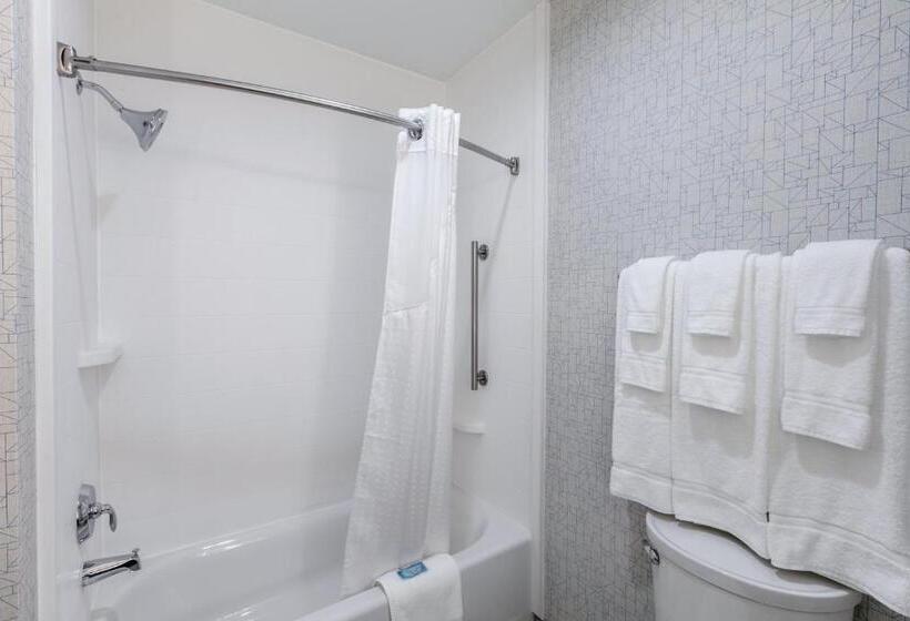Отель Holiday Inn Express & Suites Jersey City North Hoboken, An Ihg