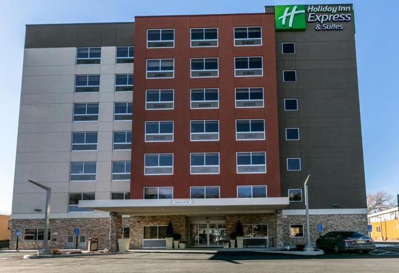 Отель Holiday Inn Express & Suites Jersey City North Hoboken, An Ihg