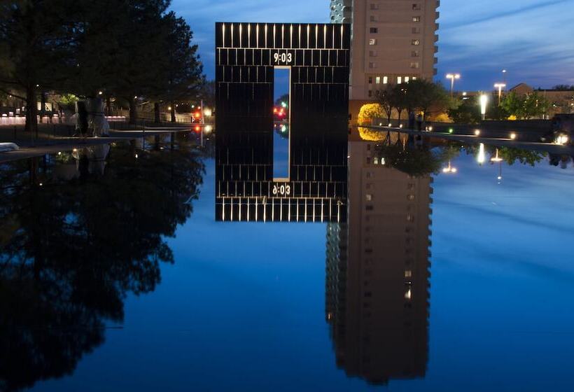 فندق Holiday Inn Express & Suites Moore, An Ihg