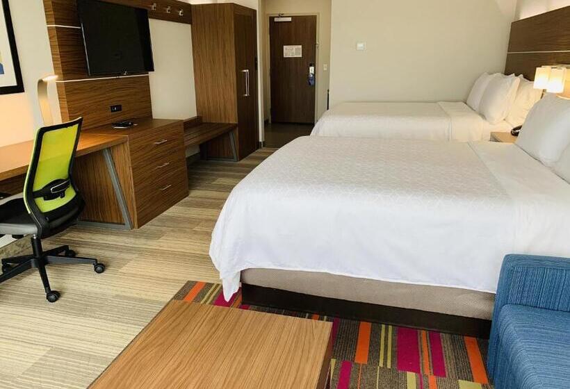 فندق Holiday Inn Express & Suites Moore, An Ihg