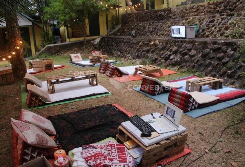 Отель Island Lodge