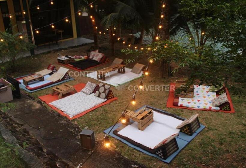 Отель Island Lodge