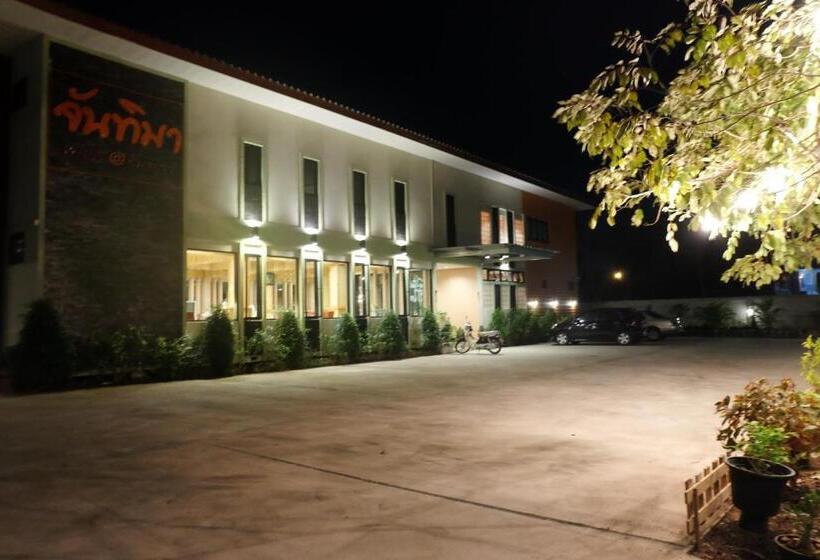 ホテル Juntima Place At Amphawa