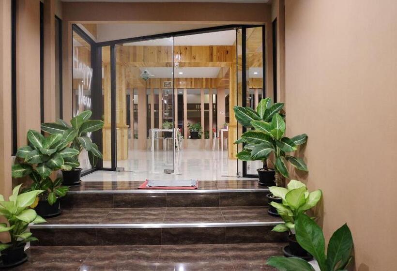 ホテル Juntima Place At Amphawa