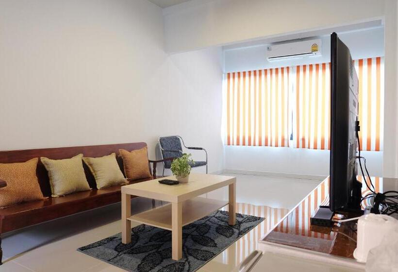 ホテル Juntima Place At Amphawa