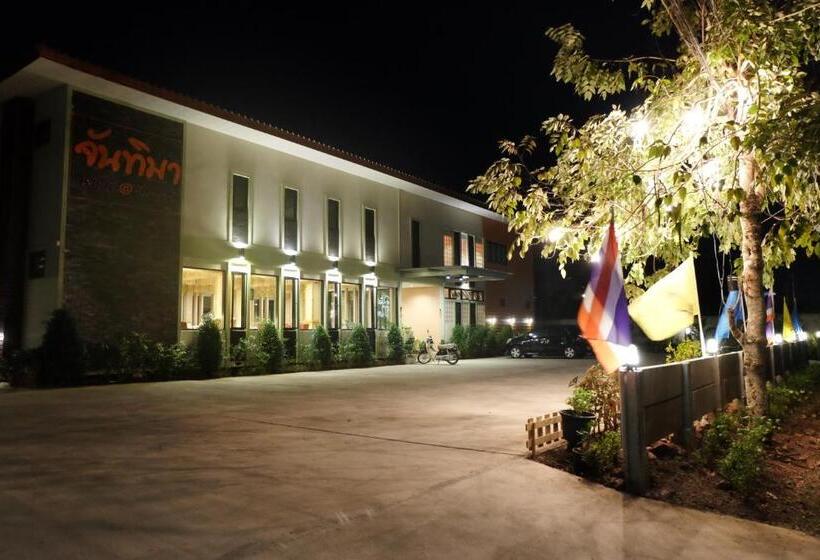 ホテル Juntima Place At Amphawa