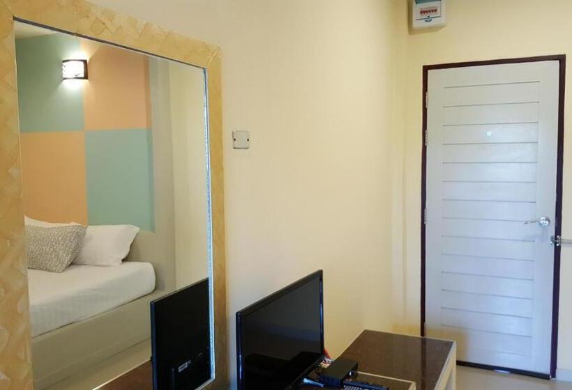 ホテル Juntima Place At Amphawa