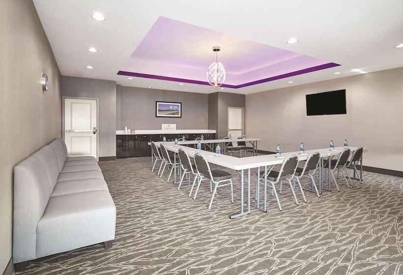 Отель La Quinta By Wyndham Springfield Il