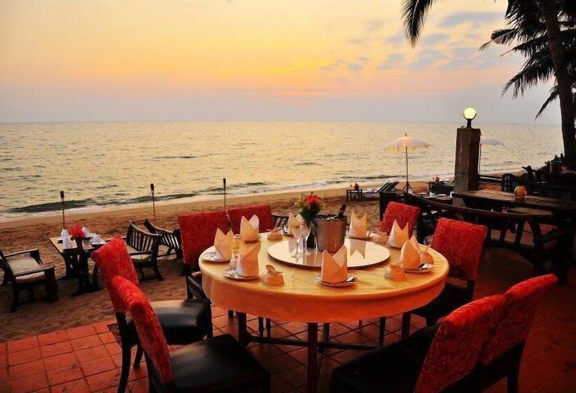 فندق Maldives Beach Resort