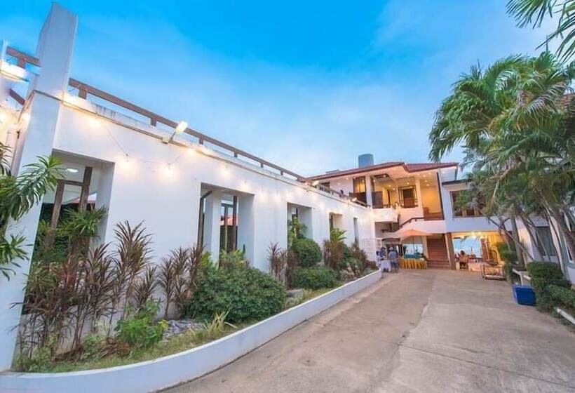 فندق Maldives Beach Resort