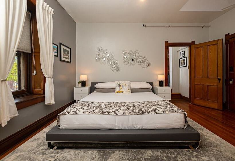 호텔 Reynolds Mansion B&b