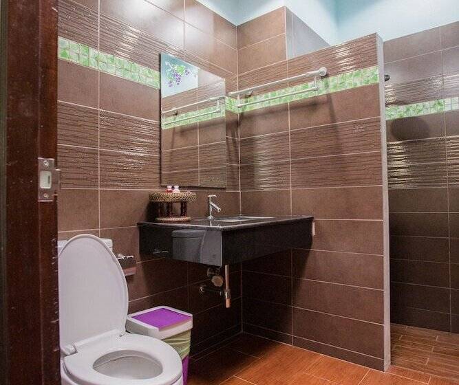 Отель Sang Aroon Bungalow