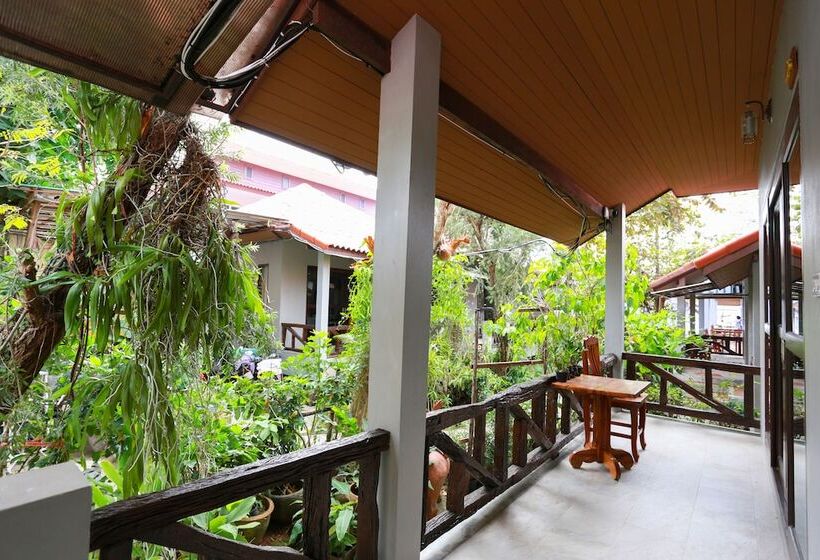 Отель Sang Aroon Bungalow