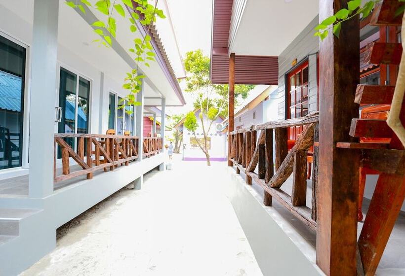 Отель Sang Aroon Bungalow