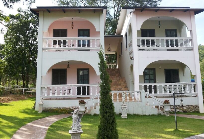 酒店 Stamp Hills Resort & Restaurant