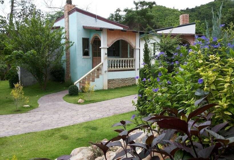 酒店 Stamp Hills Resort & Restaurant