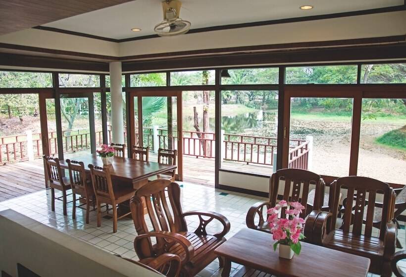 هتل Tak Andaman Resort &
