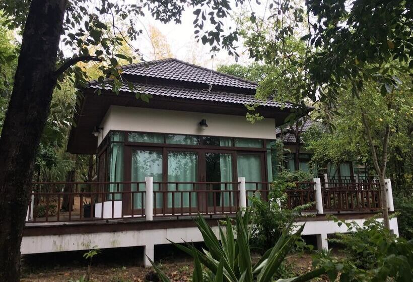 酒店 Tak Andaman Resort &