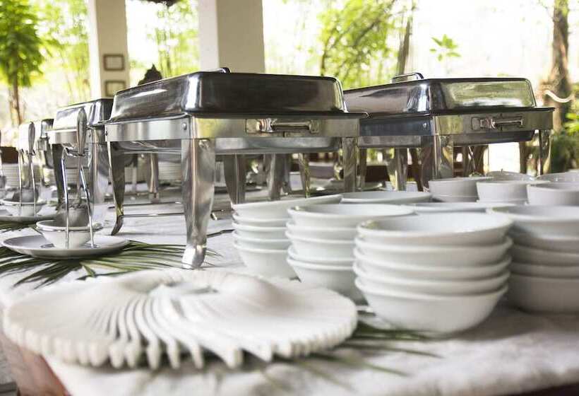 酒店 Tak Andaman Resort &