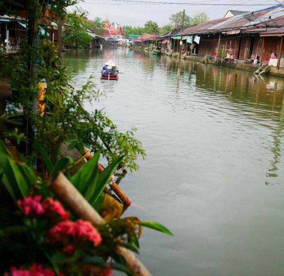 Отель Thanicha Resort