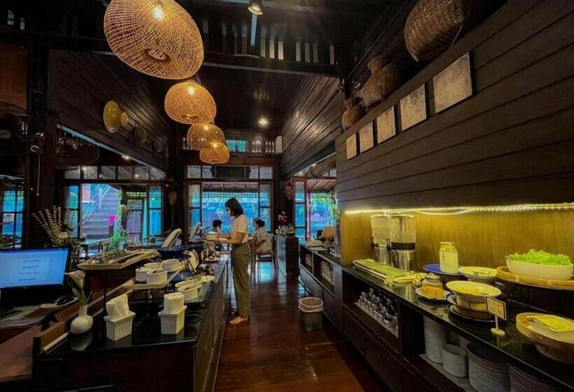 Отель Thanicha Resort