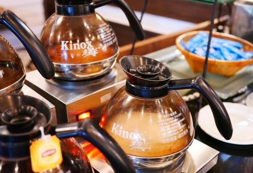 Отель Thanicha Resort