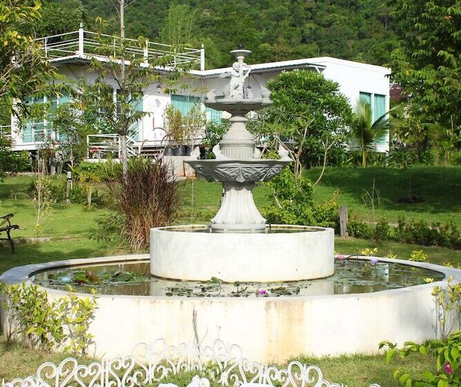 酒店 The Happiness Resort