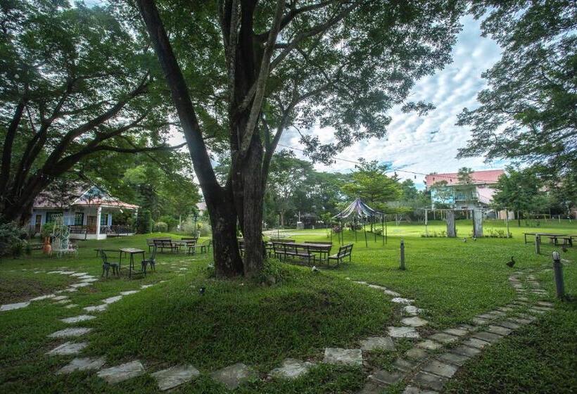 בית מלון כפרי The Harmony Resort