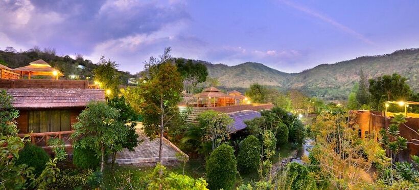 Отель Theerama Cottage