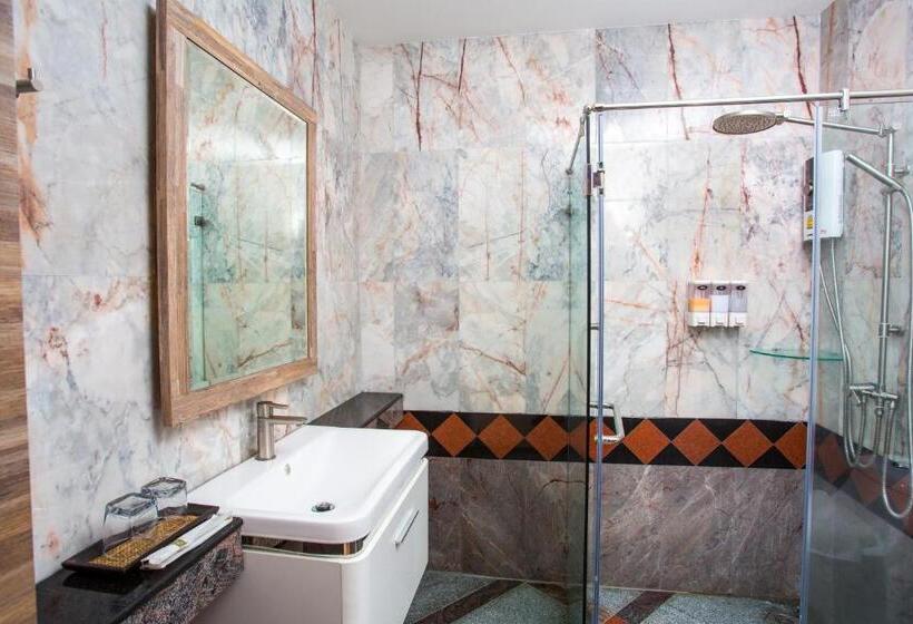 Отель Triple B Boutique Residence