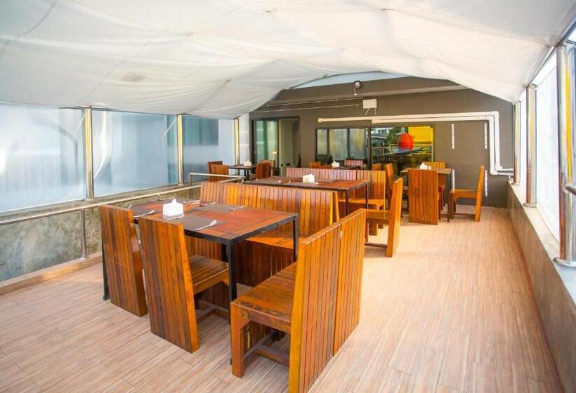 Отель Triple B Boutique Residence