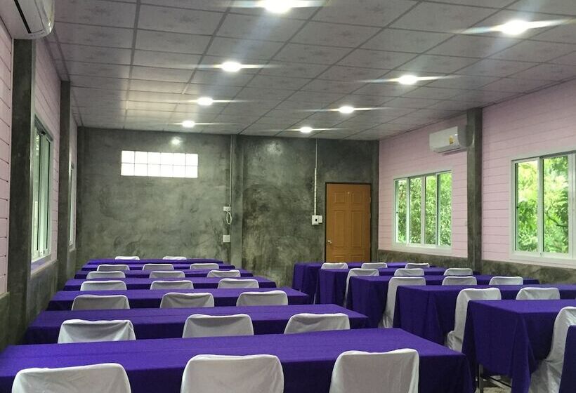 Отель Warakorn Baansuan Amphawa