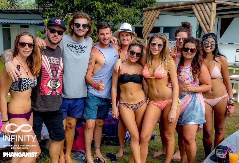 Infinity Beach Club Resort & Hostel Koh Phangan