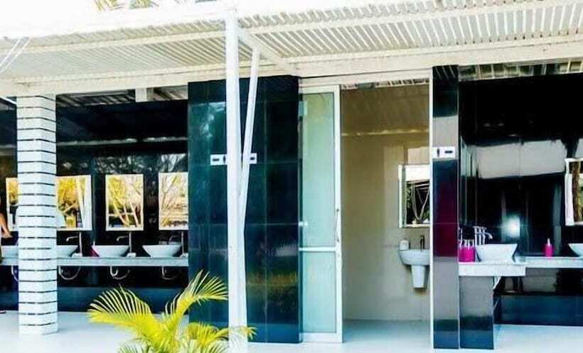 Infinity Beach Club Resort & Hostel Koh Phangan