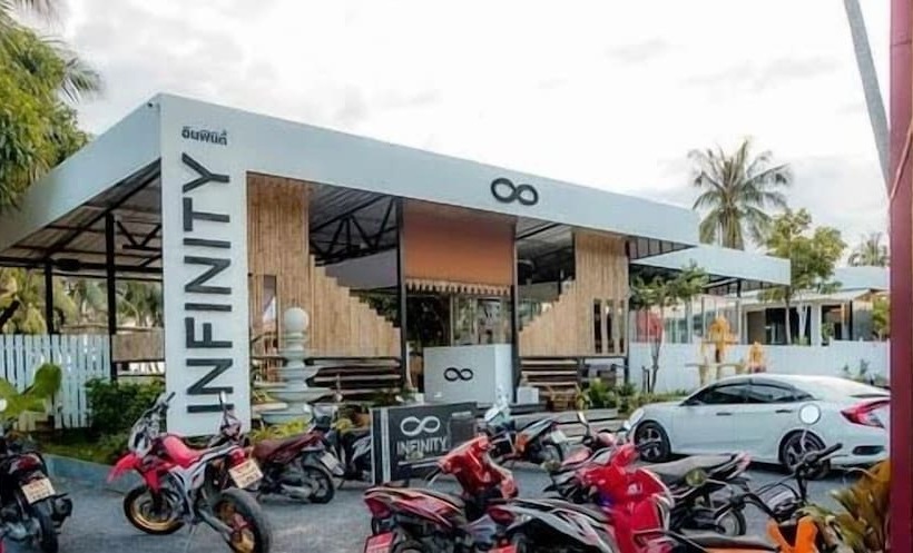 Infinity Beach Club Resort & Hostel Koh Phangan