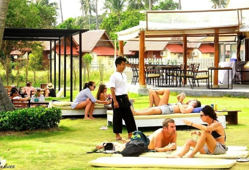 Infinity Beach Club Resort & Hostel Koh Phangan