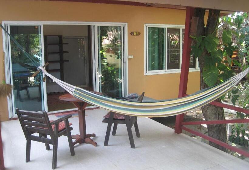 Jj Beach Resort & Jj Seafood