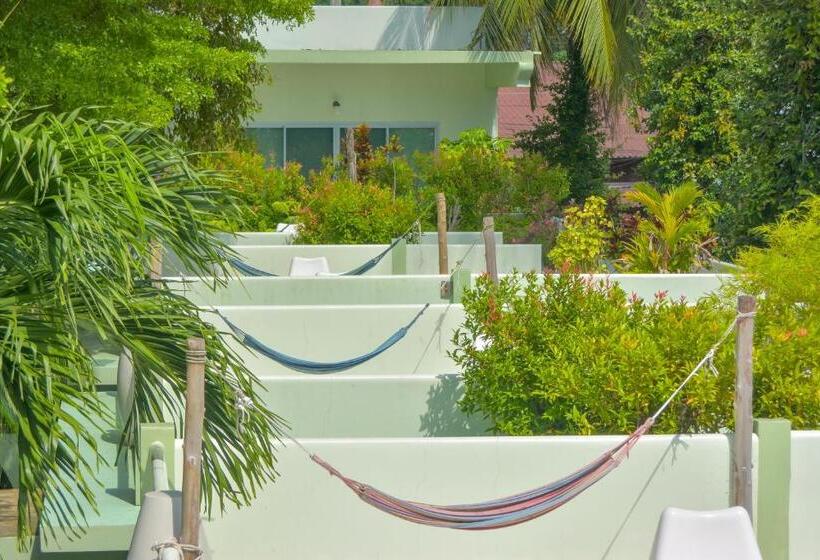 Le Divine Comedie Beach Resort