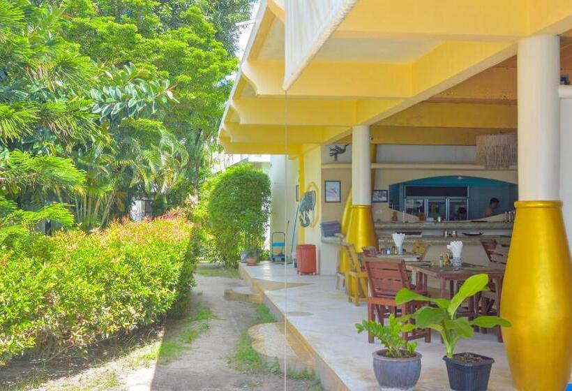 Le Divine Comedie Beach Resort