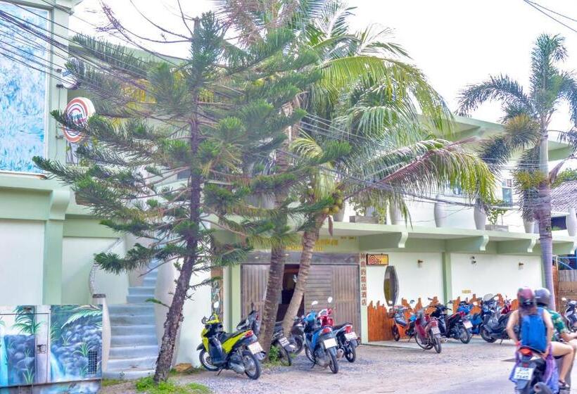 Le Divine Comedie Beach Resort