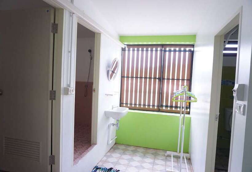 Madinah Hostel Ranong