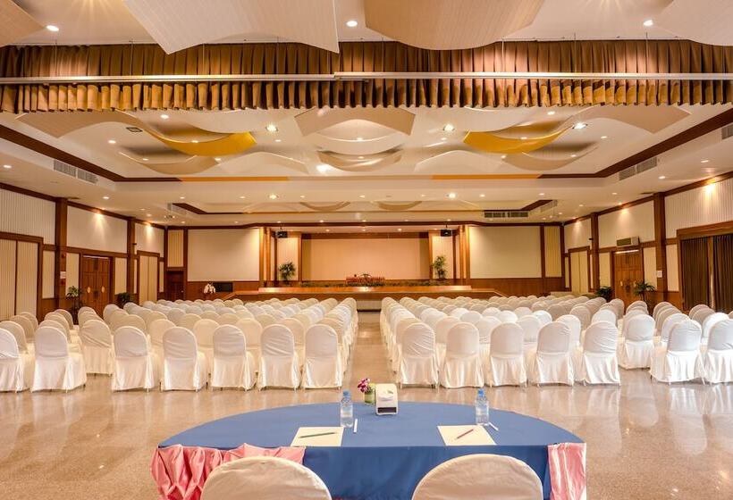 New Travel Beach Hotel & Resort