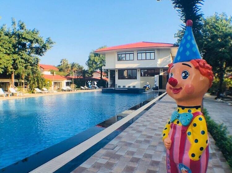 New Travel Beach Hotel & Resort