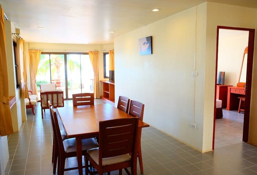 New Travel Beach Hotel & Resort