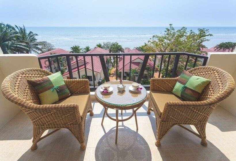 New Travel Beach Hotel & Resort