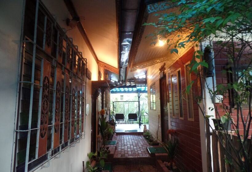 Пансион Ban Mae Arom