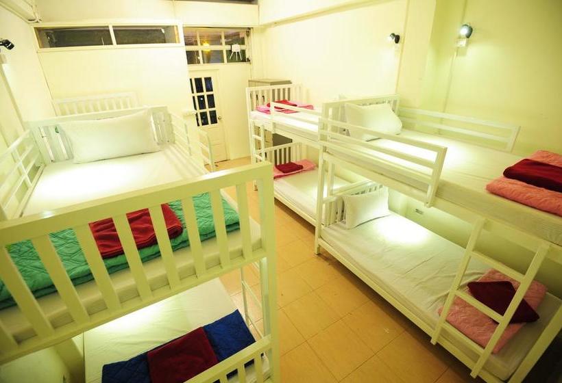 Phi Phi Bucket Hostel