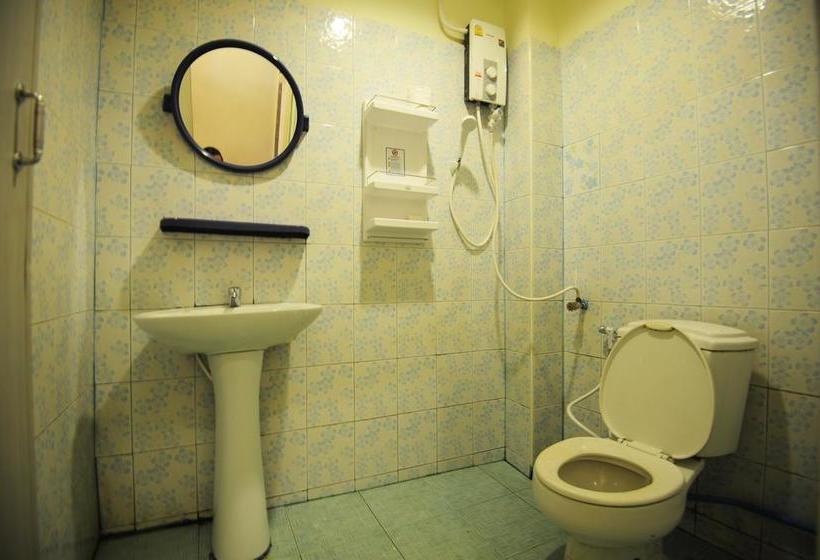 Phi Phi Bucket Hostel