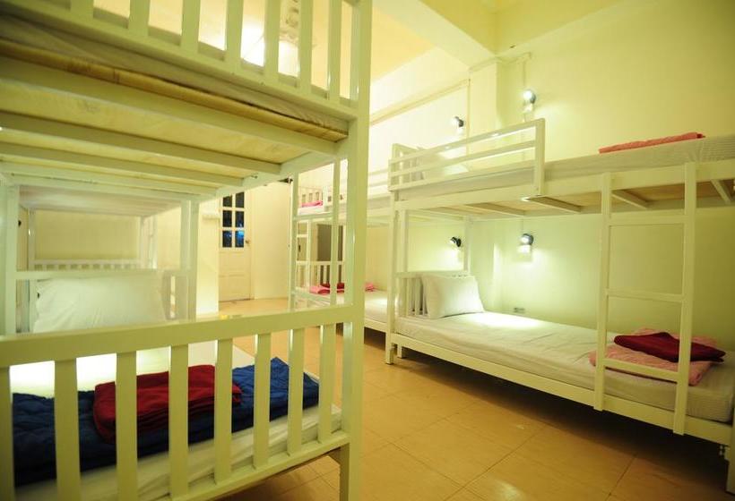 Phi Phi Bucket Hostel