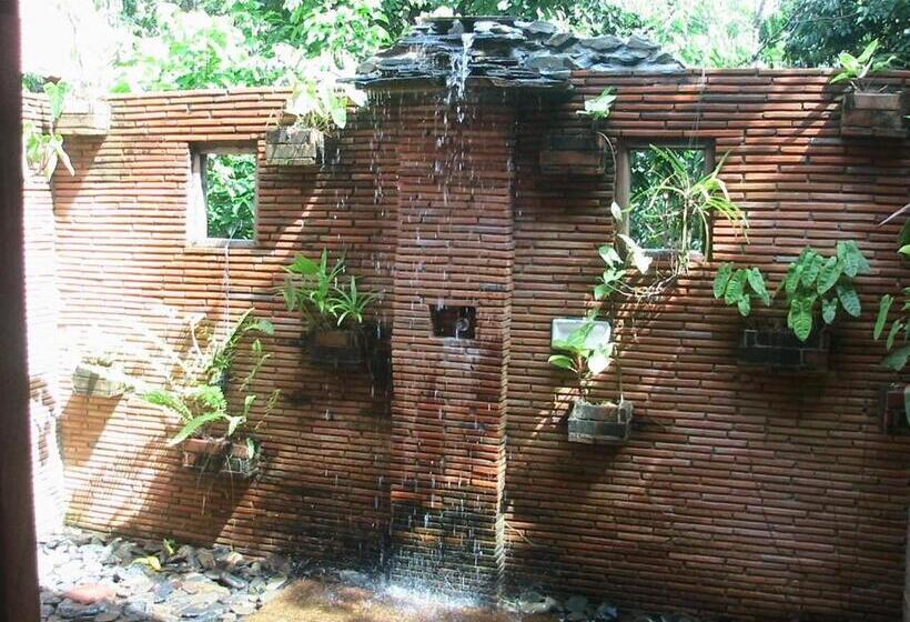 منتجع Art S Riverview Lodge